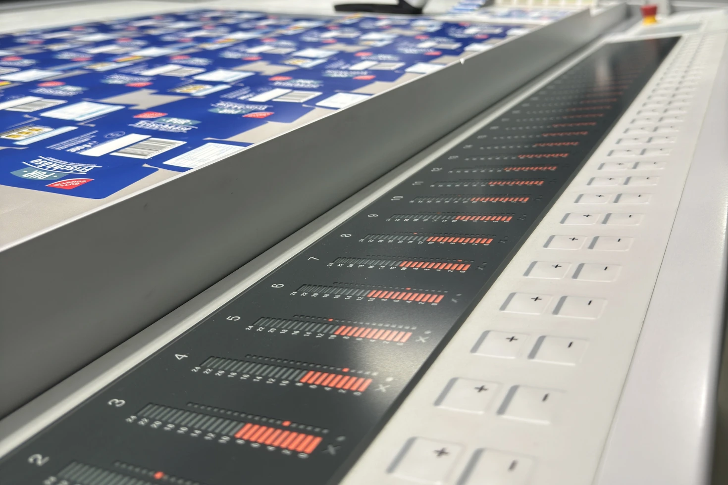 Modern Matbaa Kontrol Panelinde Basılı Ürünlerin Renk Denetimi